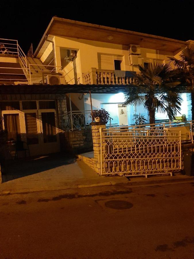 App Borna Crikvenica Exterior foto