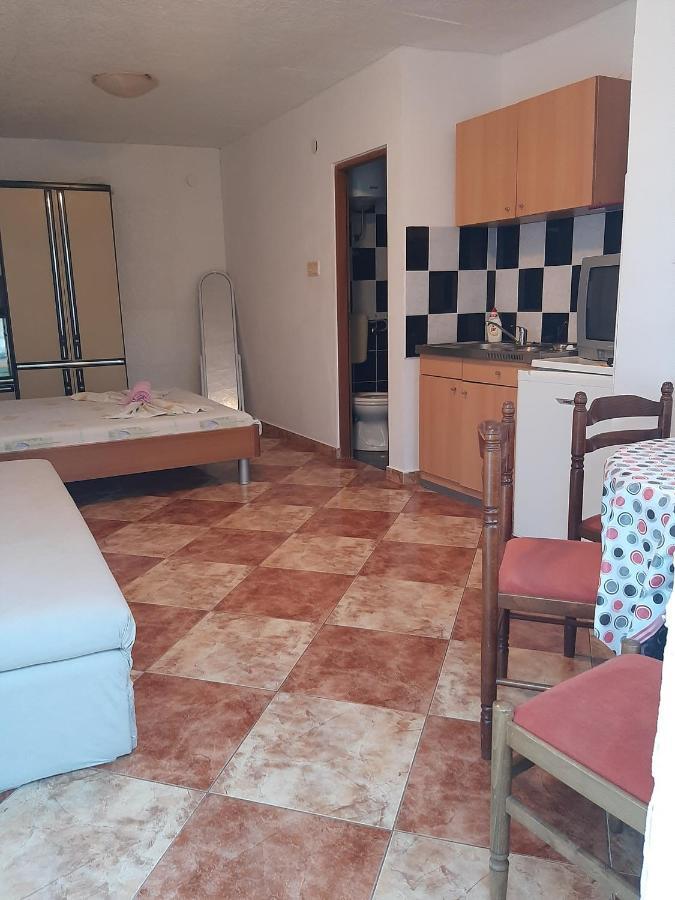 App Borna Crikvenica Exterior foto